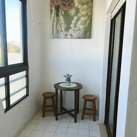 Carmix - Silhueta Citadina Lägenhet