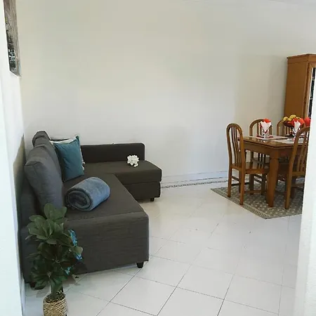 Carmix - Silhueta Citadina Apartman *